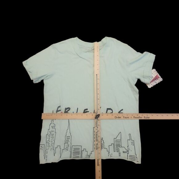 Friends NYC crop Tee  - Picture 1 of 2